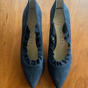 Sole Society Black Pointed-Toe Ruffle Pumps, 2 1/2" heel